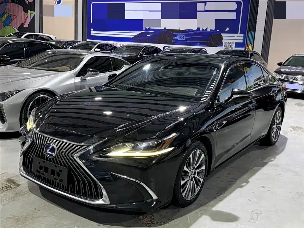 Lexus ES 2018 300h Premium V