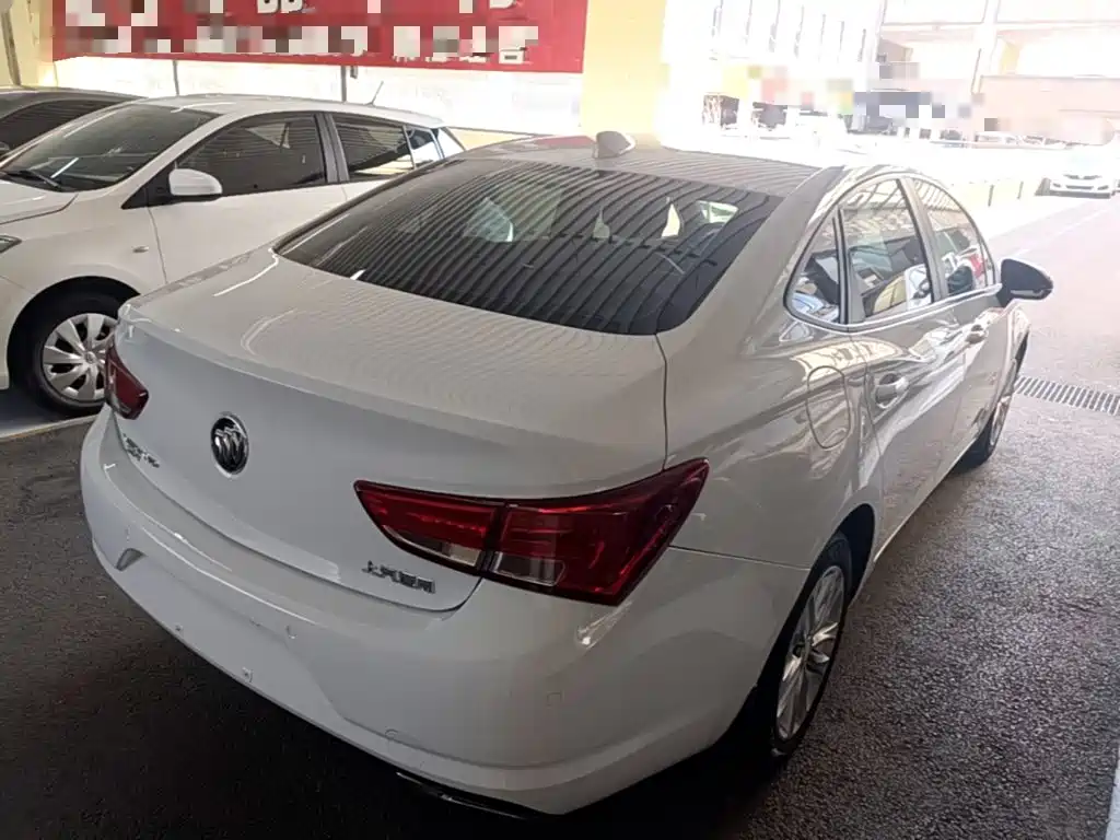 Buick Verano — миниатюра 7