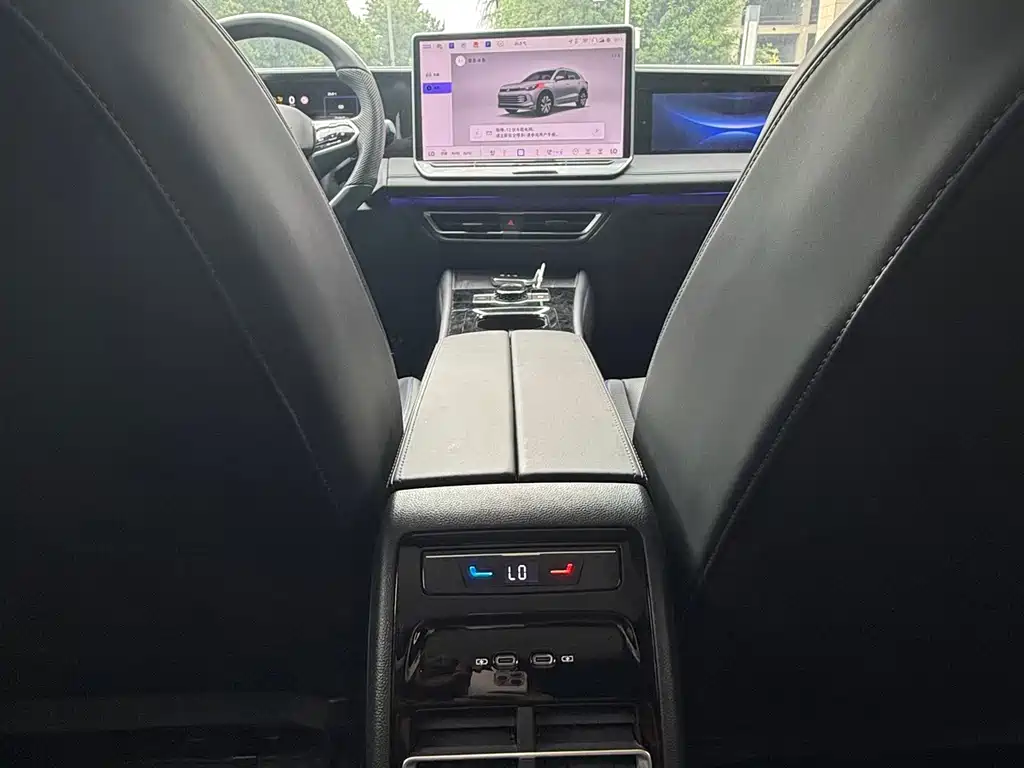 Volkswagen Tiguan L — миниатюра 12