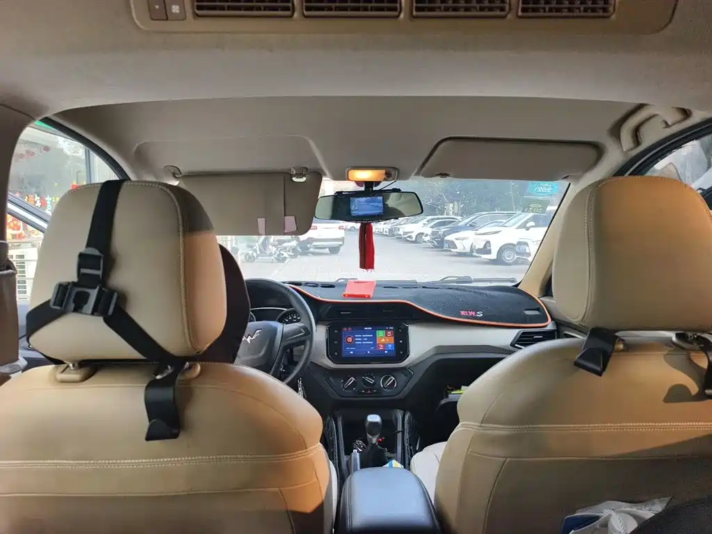 Wuling Hongguang — миниатюра 9