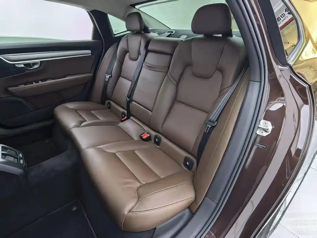 Volvo S90 — миниатюра 16