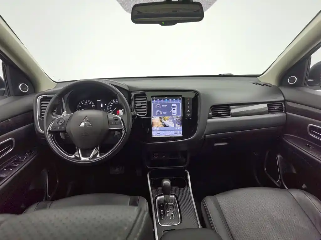 Mitsubishi Outlander — миниатюра 5