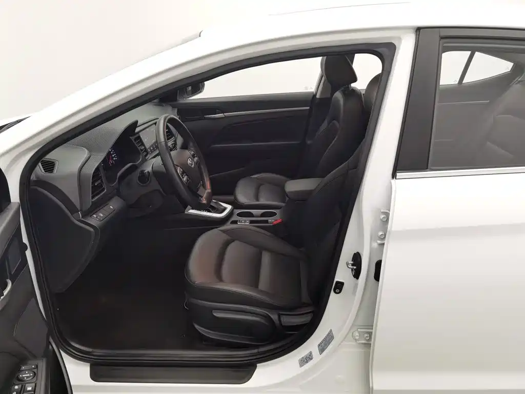 Hyundai Elantra — миниатюра 10
