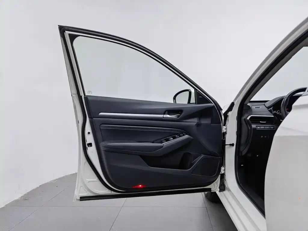 Nissan Teana — миниатюра 8