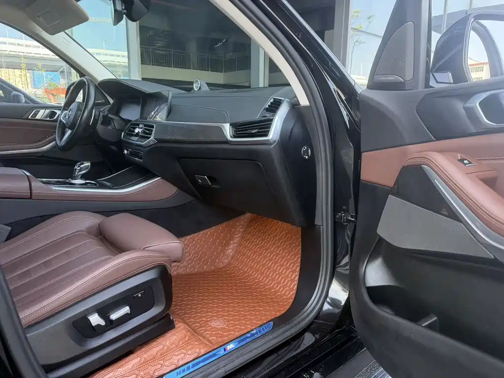 BMW X5 (Import) — миниатюра 10