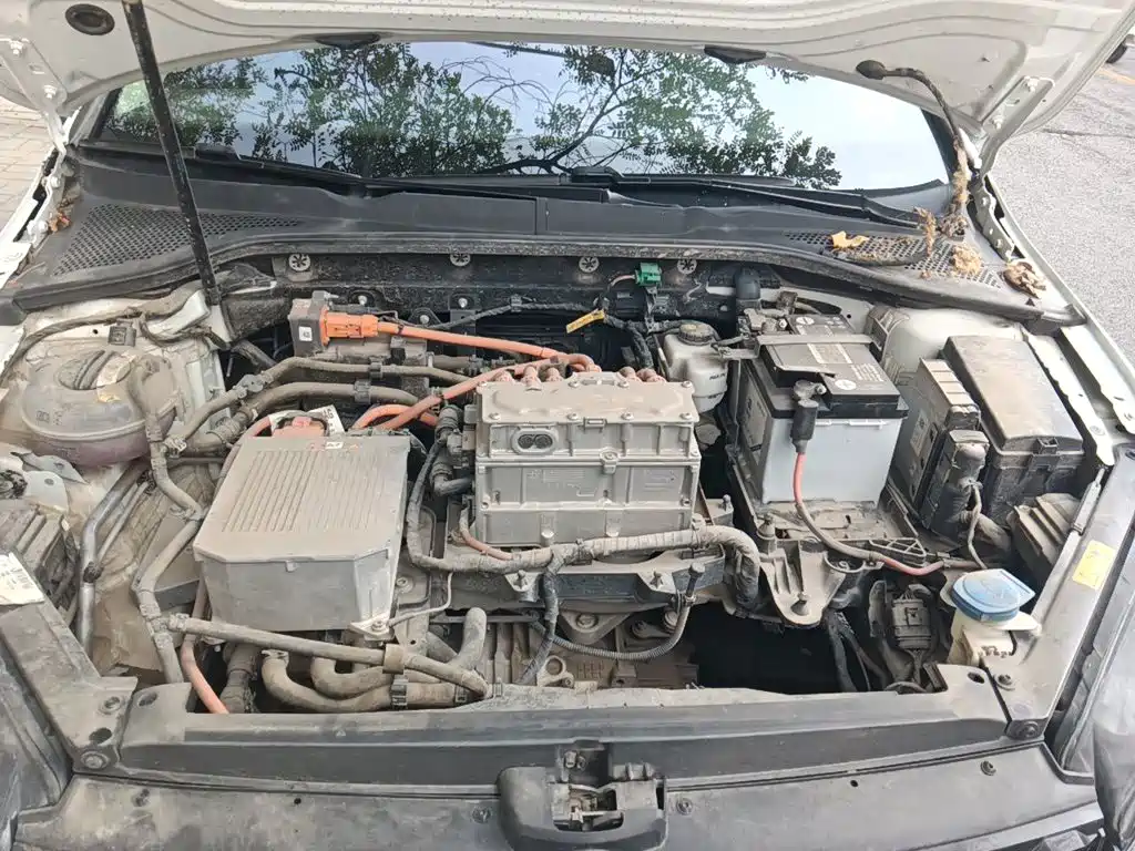 Volkswagen Golf EV — миниатюра 11
