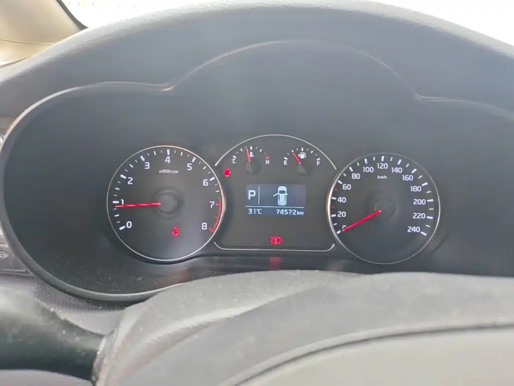Kia Carens — миниатюра 12