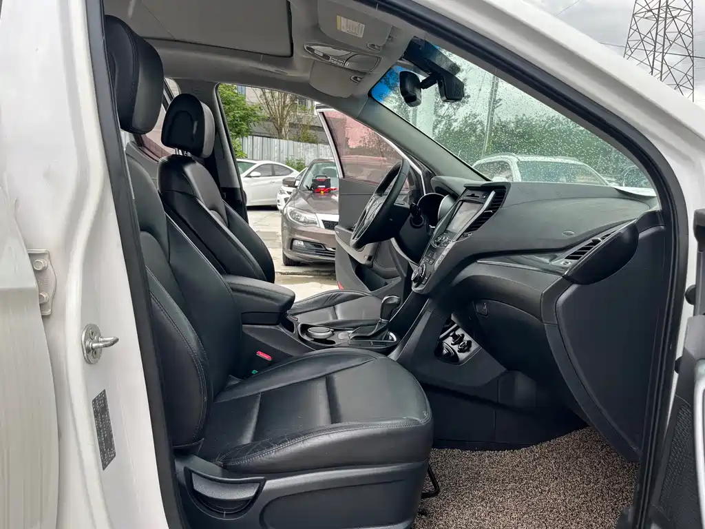 Hyundai Santa Fe — миниатюра 13