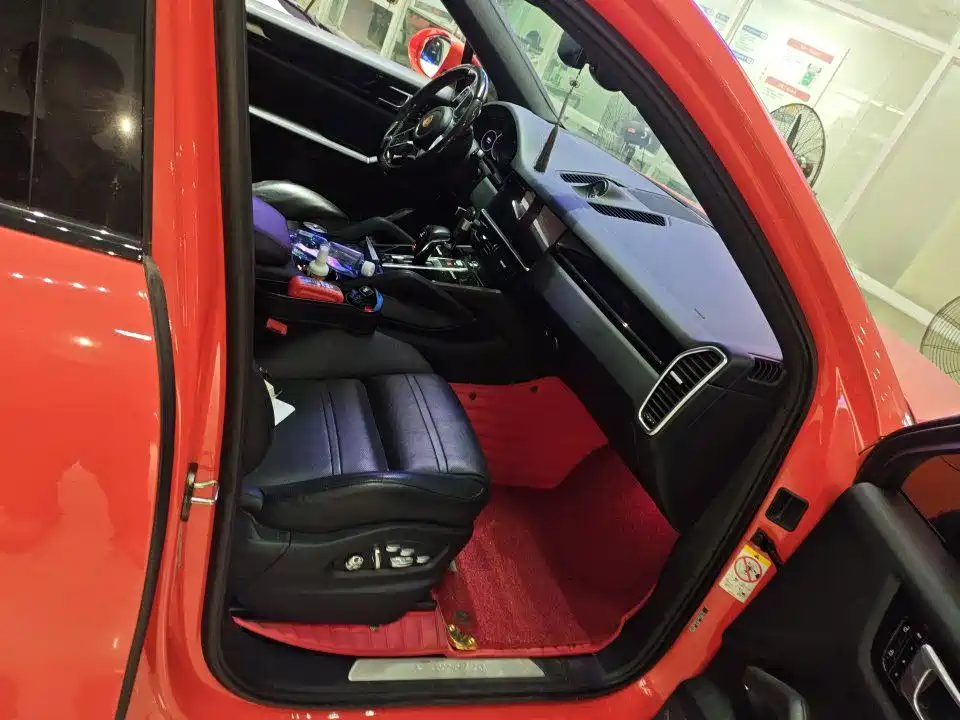 Porsche Cayenne — миниатюра 5
