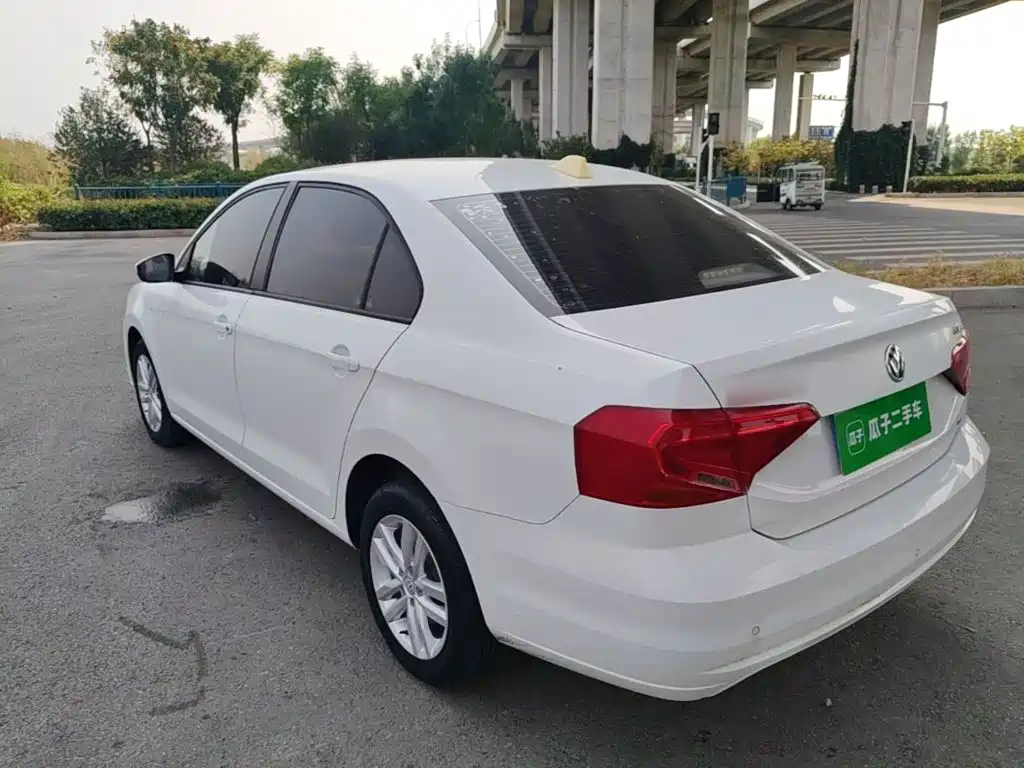 Volkswagen Jetta — миниатюра 5