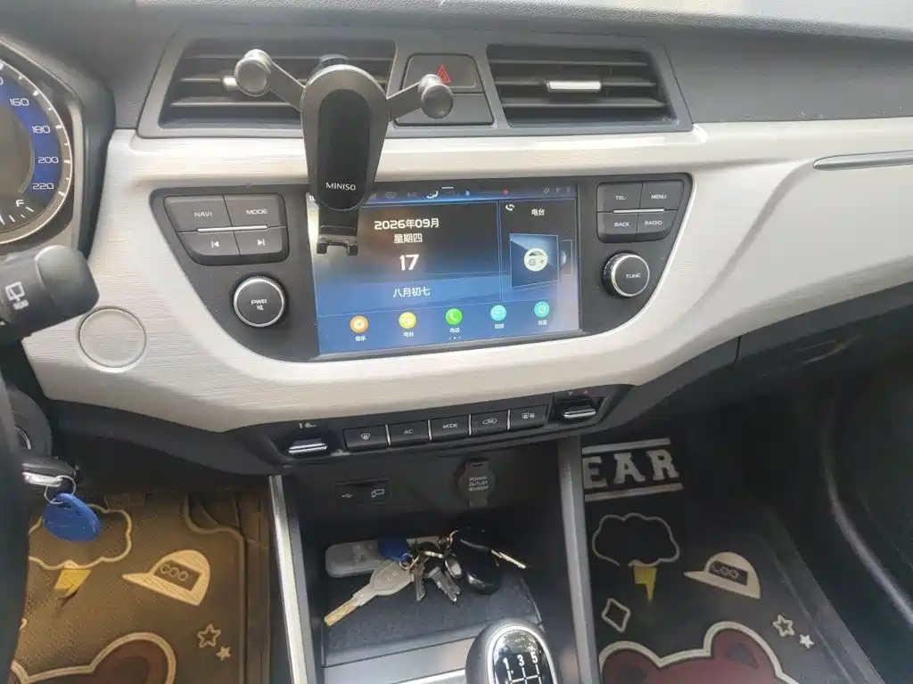 Geely Vision X3 — миниатюра 14