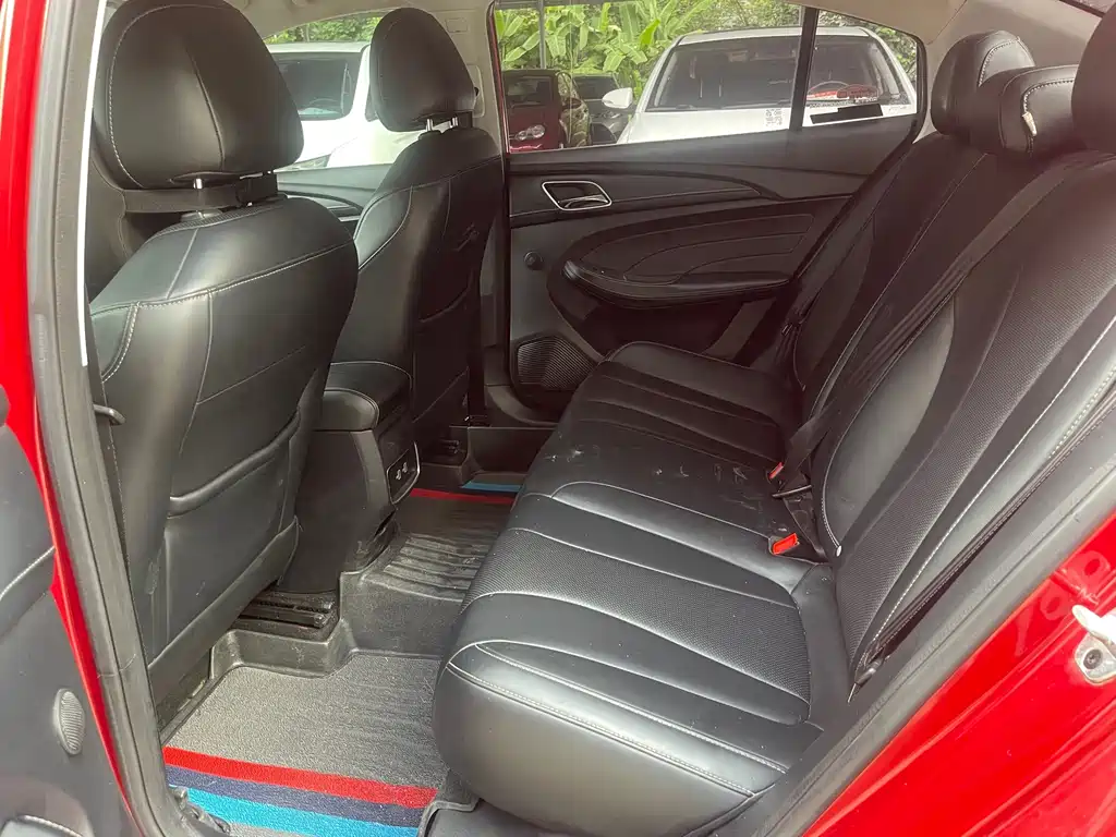 Roewe i5 — миниатюра 6