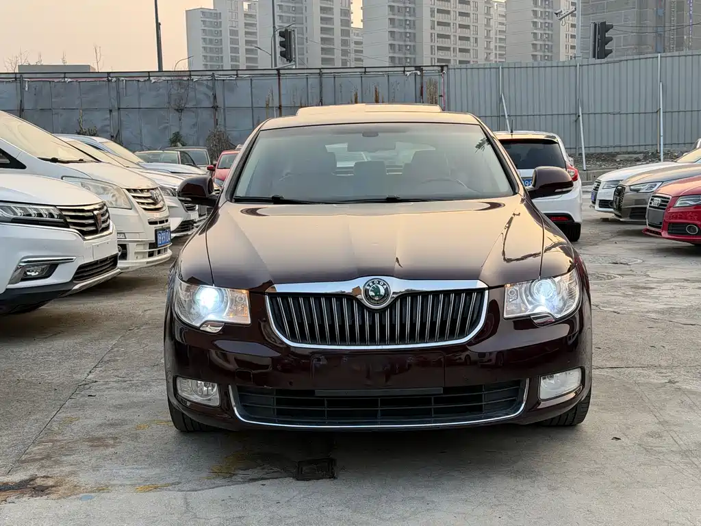 Skoda Superb — миниатюра 2