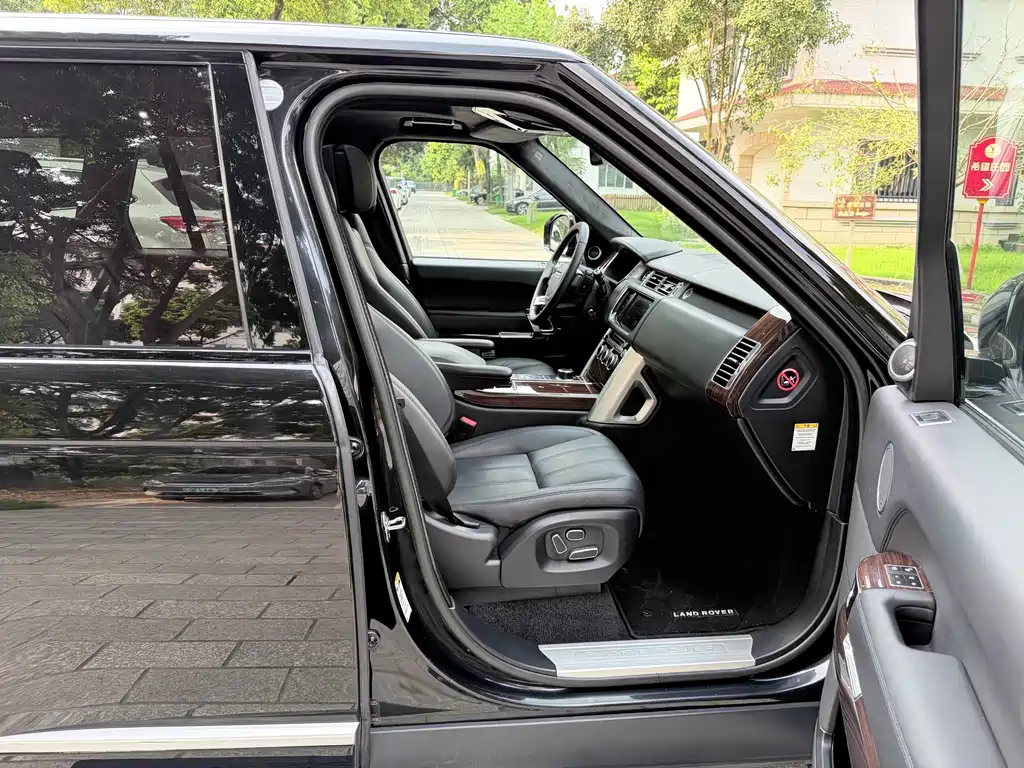 Land Rover Range Rover — миниатюра 26