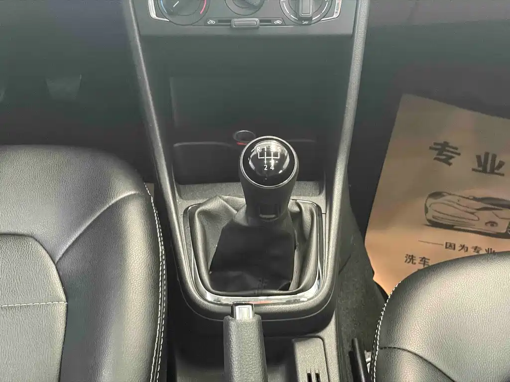 Volkswagen Jetta — миниатюра 16