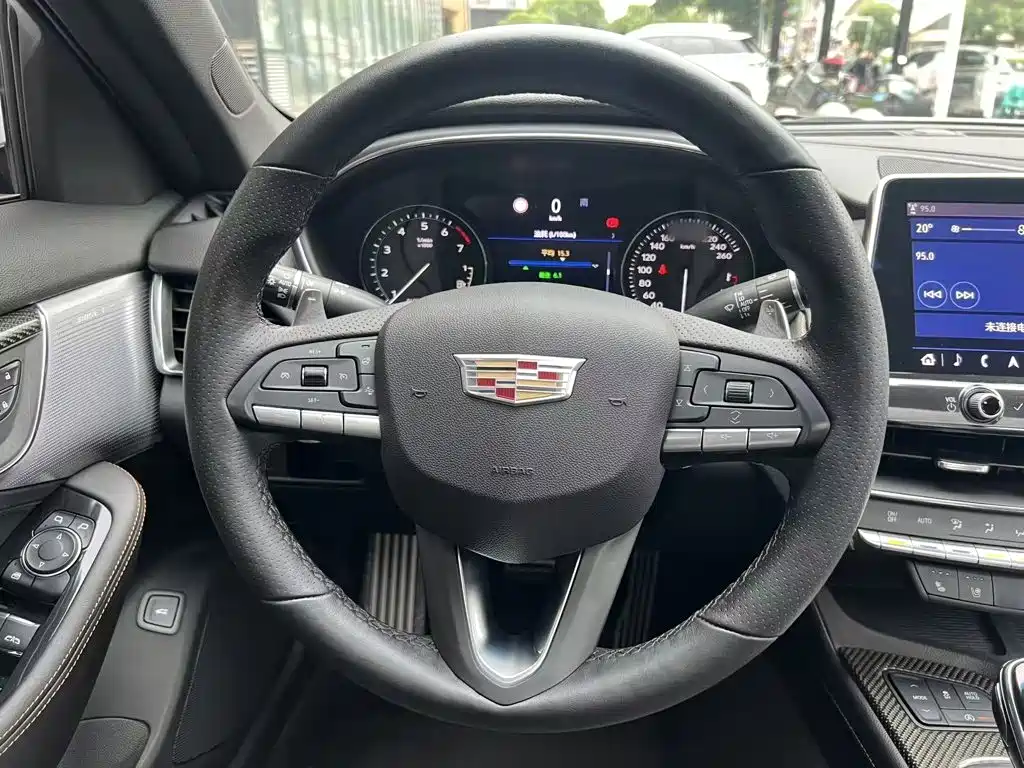 Cadillac CT5 — миниатюра 5
