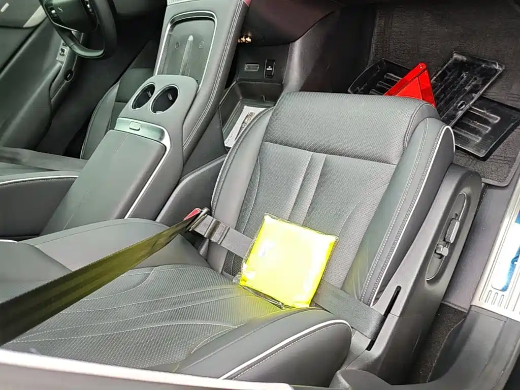 XPeng X9 — миниатюра 20