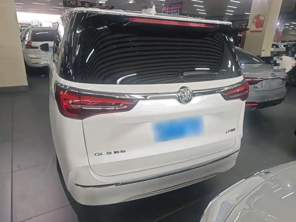 Buick GL8 — миниатюра 6