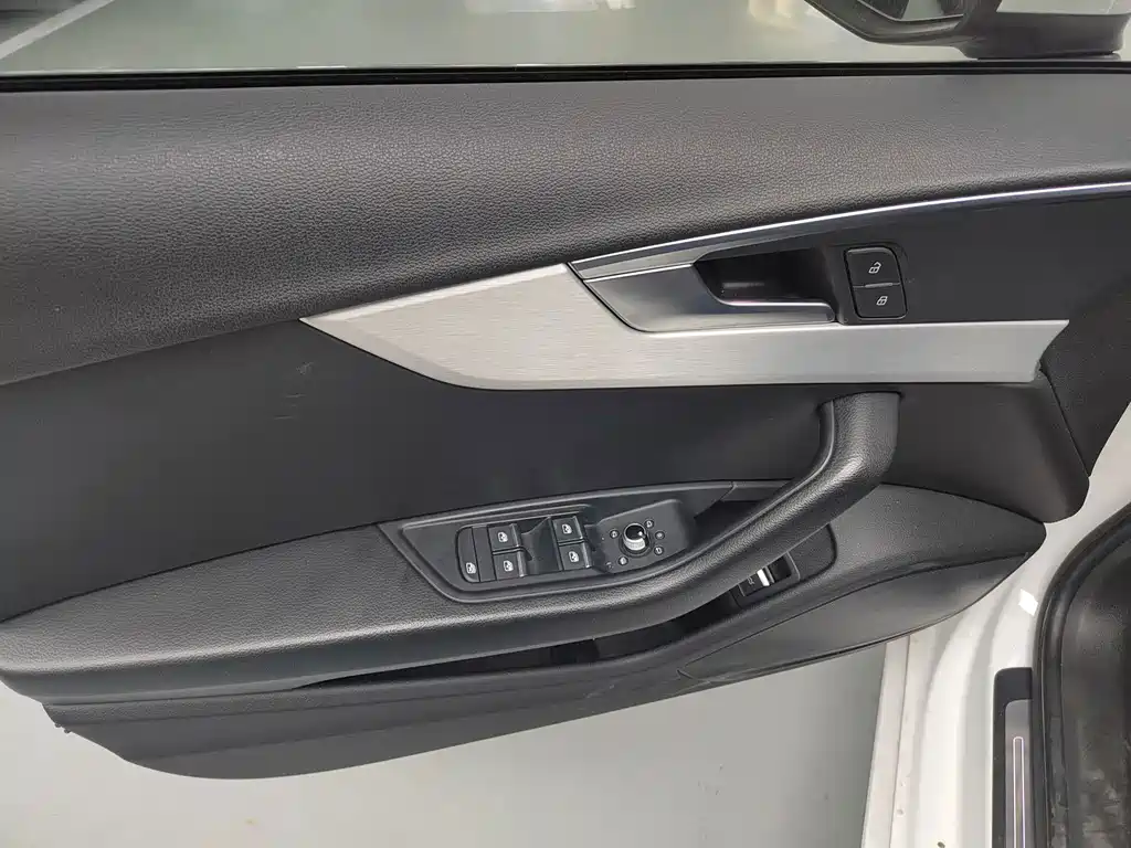 Audi A4L — миниатюра 4
