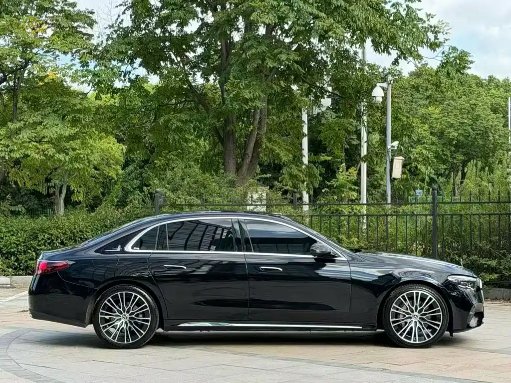 Mercedes-Benz E-Class E 2025 E 300 L Luxury