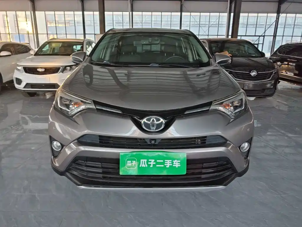 Toyota RAV4 — миниатюра 3