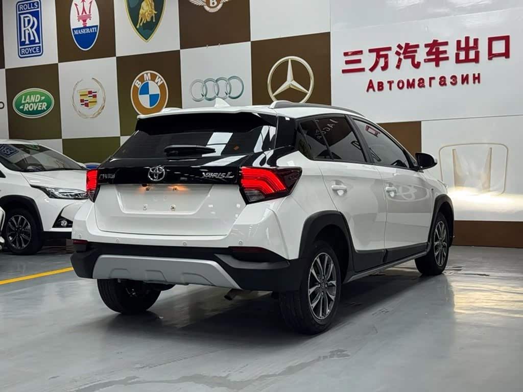 Toyota YARiS L Zhi Xuan 1.5 л 2022 г. Белый, пробег 24000 км