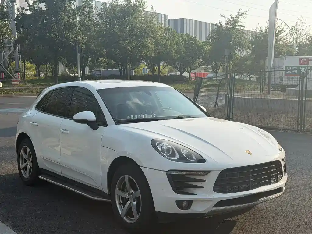 Porsche Macan — миниатюра 3