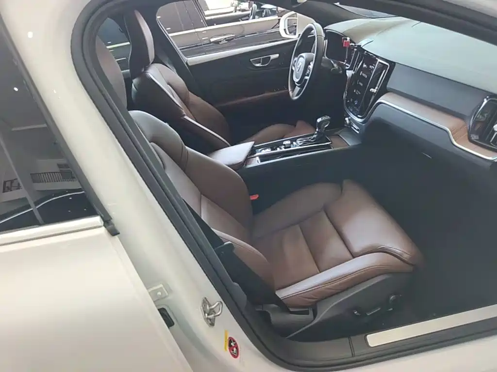 Volvo S60 — миниатюра 25