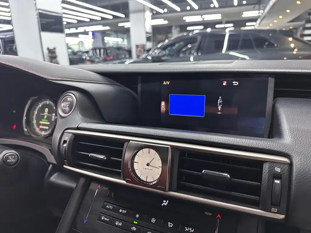 Lexus IS — миниатюра 14