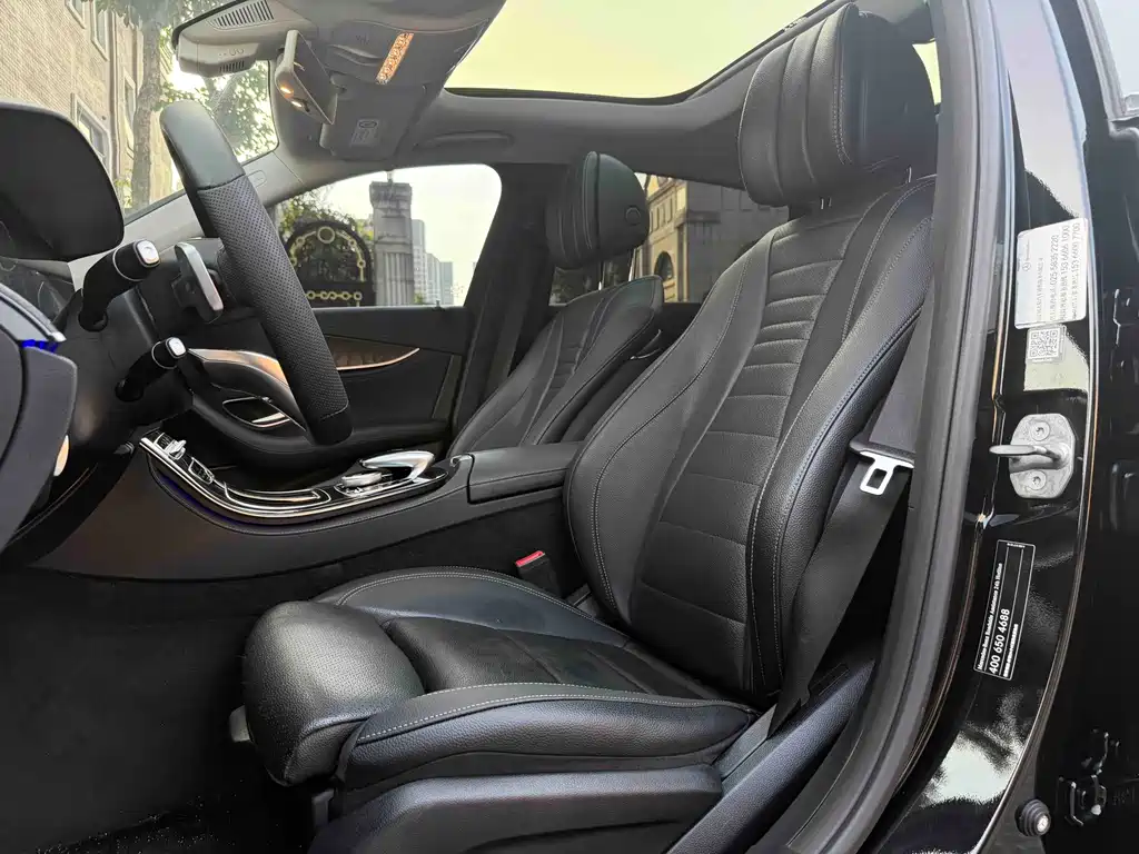 Mercedes-Benz E-Class — миниатюра 7