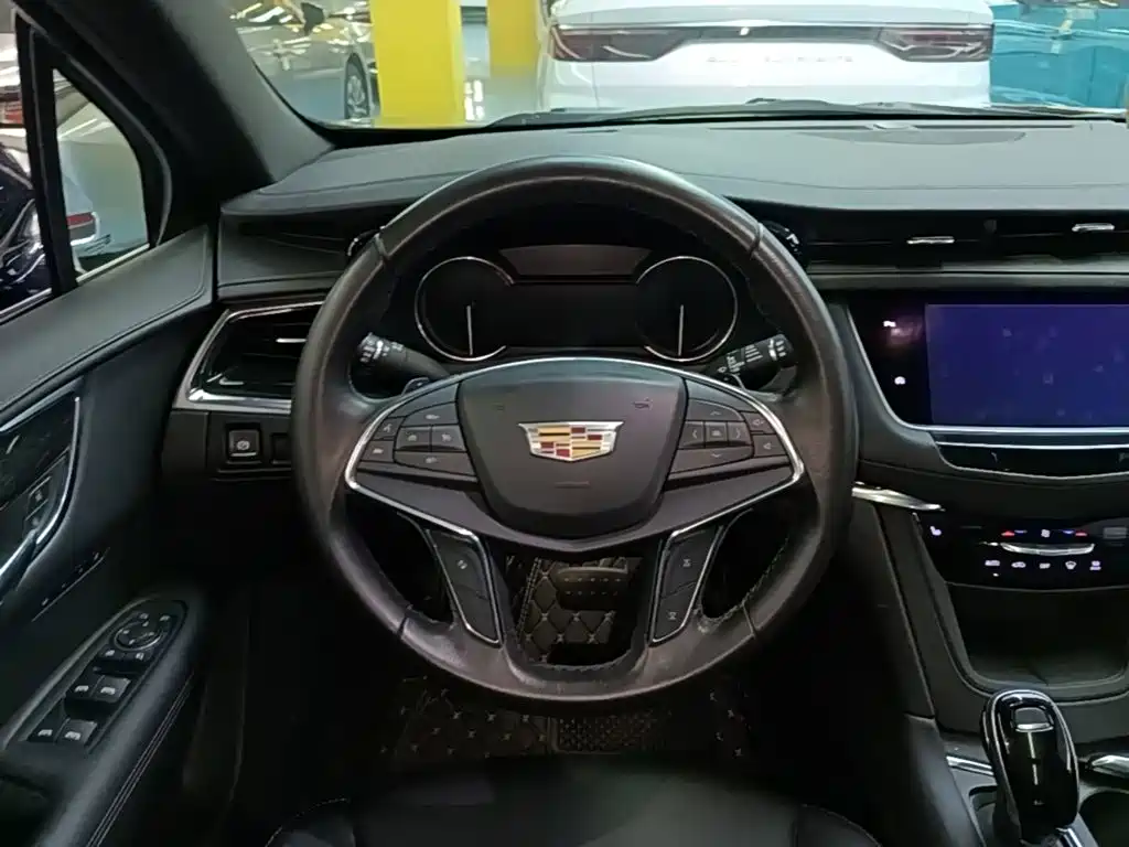 Cadillac XT5 — миниатюра 11