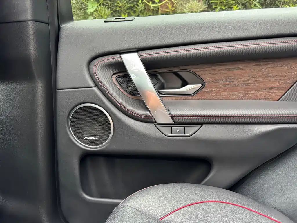 Land Rover Discovery Sport — миниатюра 15