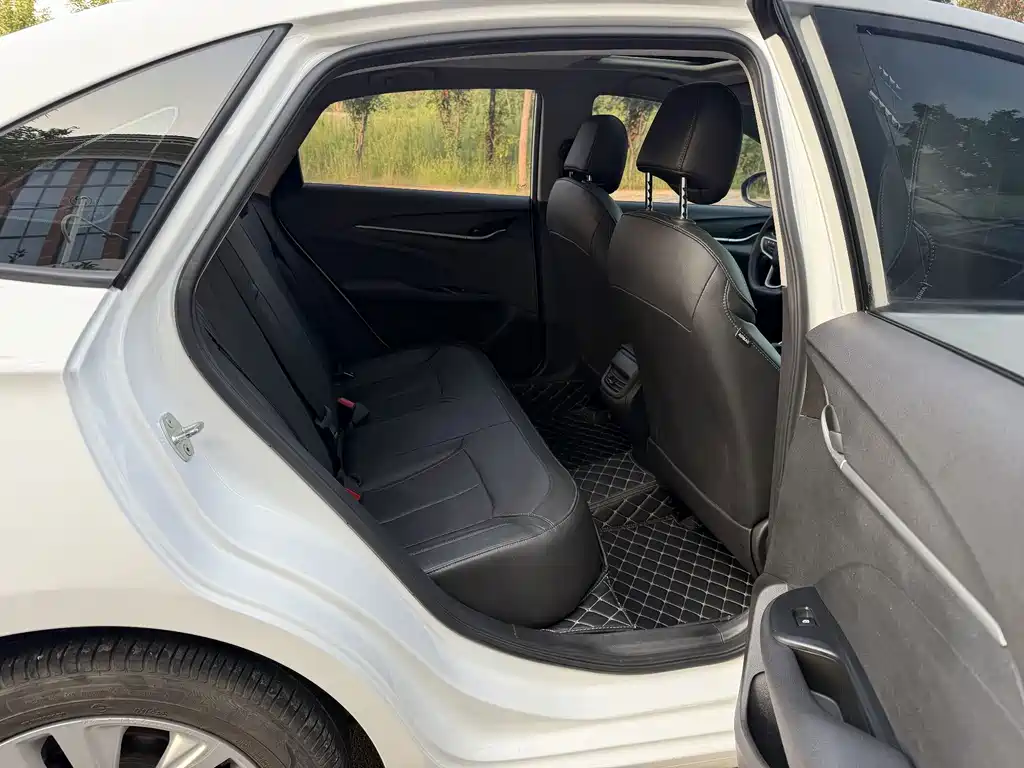 Buick Excelle — миниатюра 12