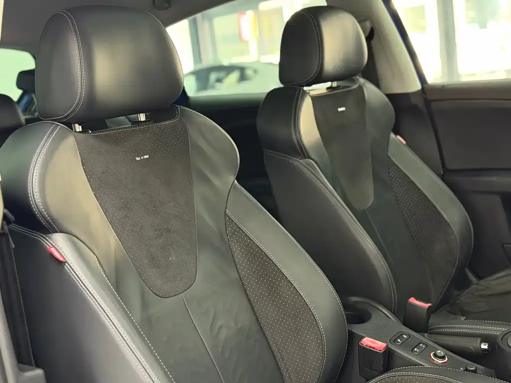 SEAT Leon — миниатюра 17