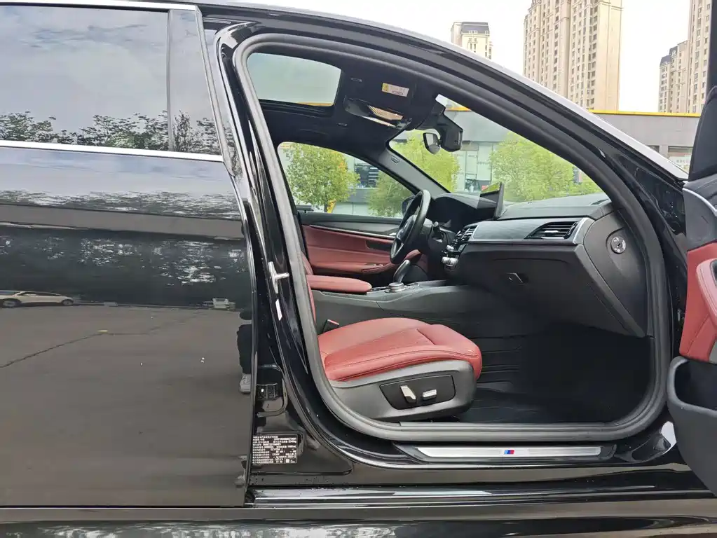BMW 5 Series New Energy — миниатюра 14