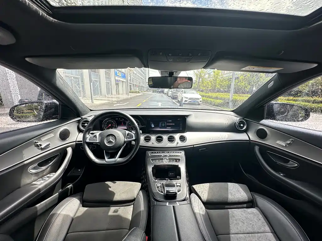 Mercedes-Benz E-Class — миниатюра 10
