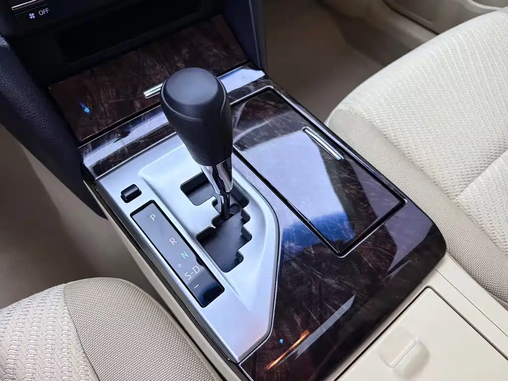 Toyota Camry — миниатюра 8