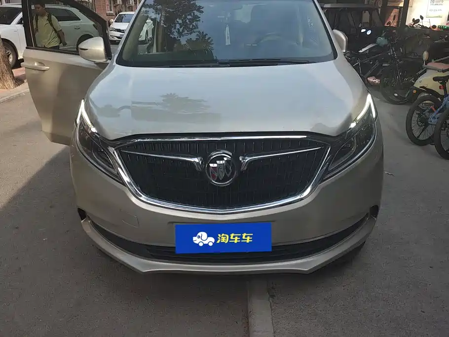 Buick GL8 — миниатюра 2