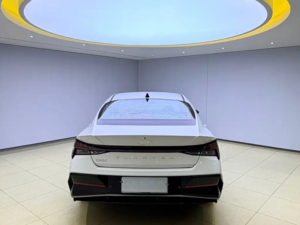 Hyundai Elantra — миниатюра 5
