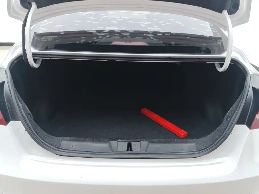 Geely Emgrand — миниатюра 4