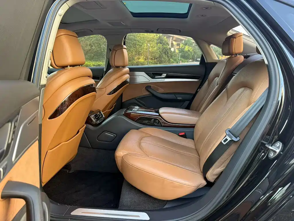 Audi A8 — миниатюра 9