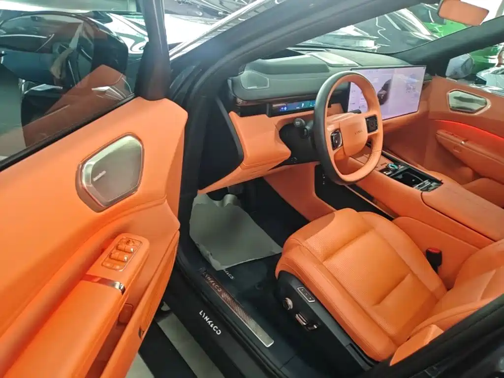 Lynk & Co 900 — миниатюра 16