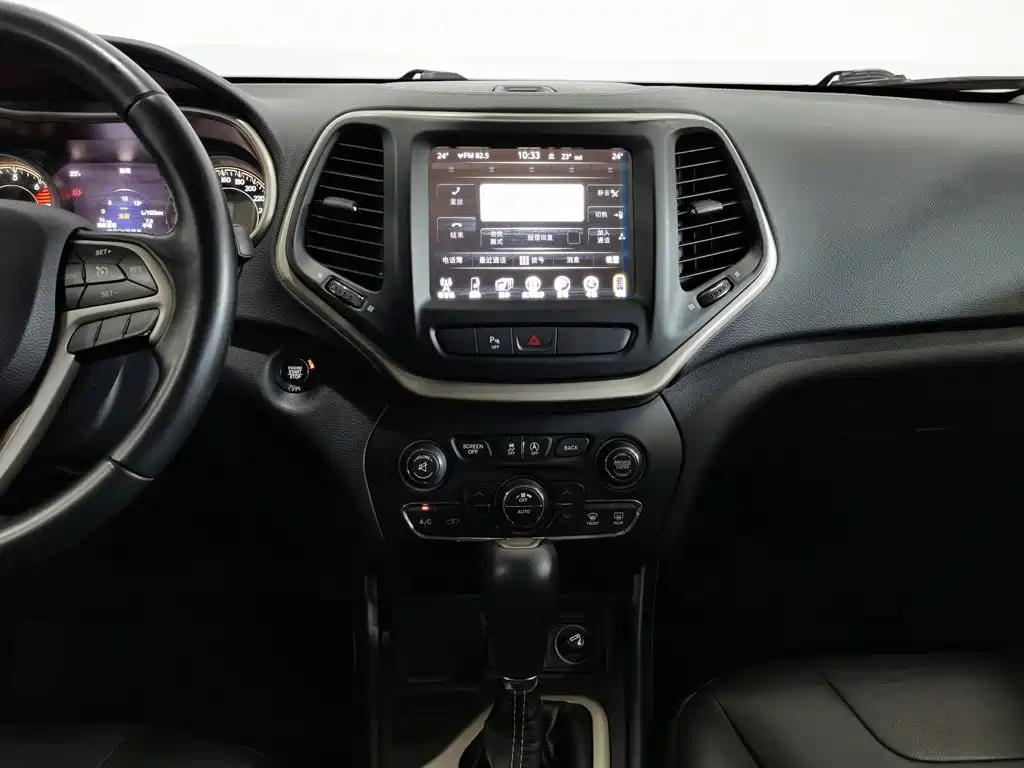 Jeep Cherokee — миниатюра 12