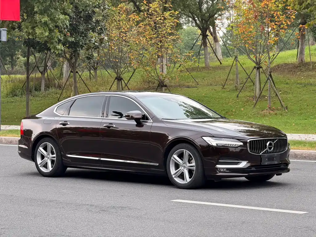 Volvo S90 — миниатюра 3