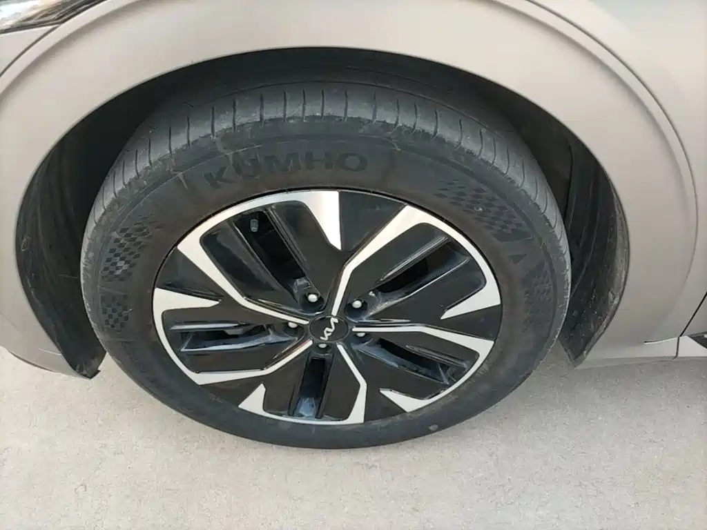 Kia EV6 — миниатюра 23