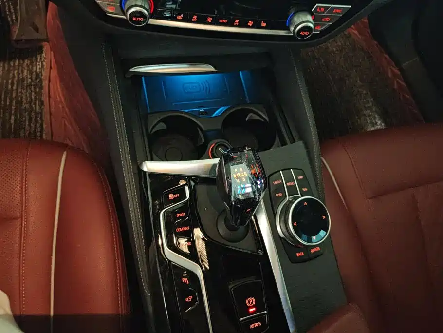 BMW 5 Series — миниатюра 16