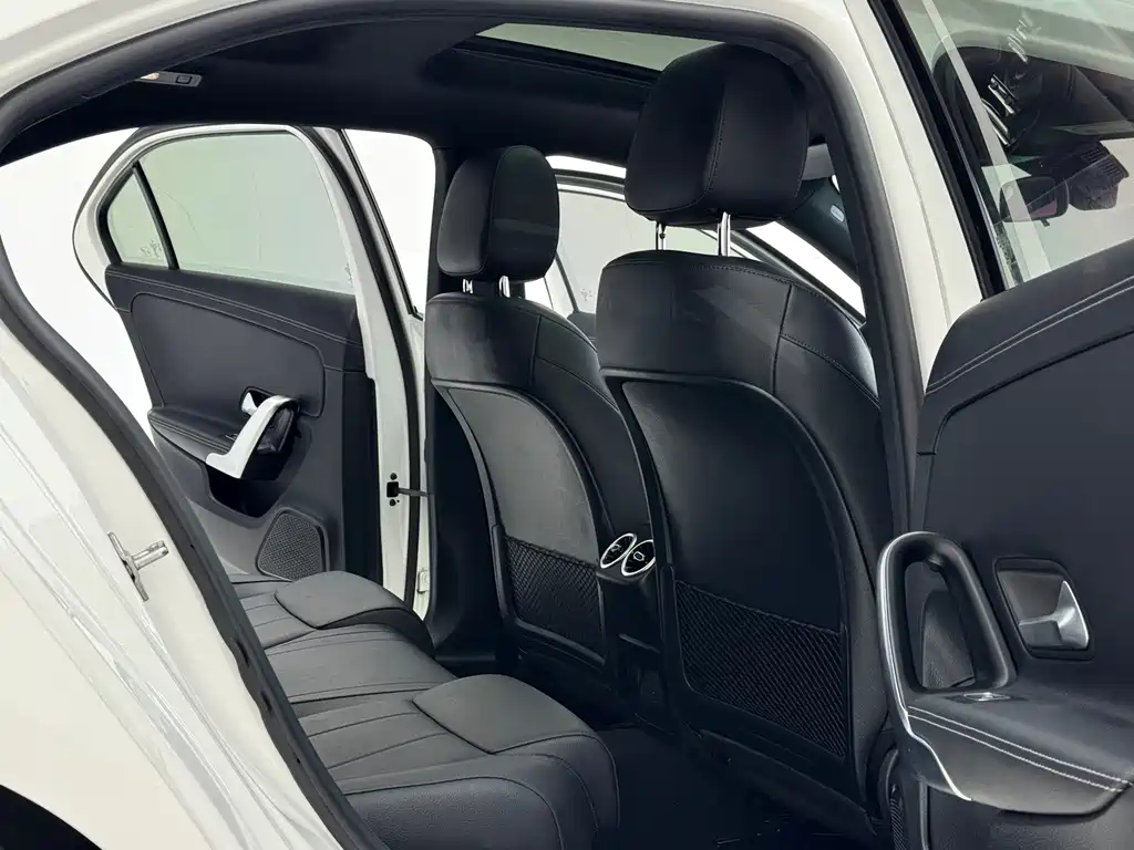Mercedes-Benz A-Class — миниатюра 9