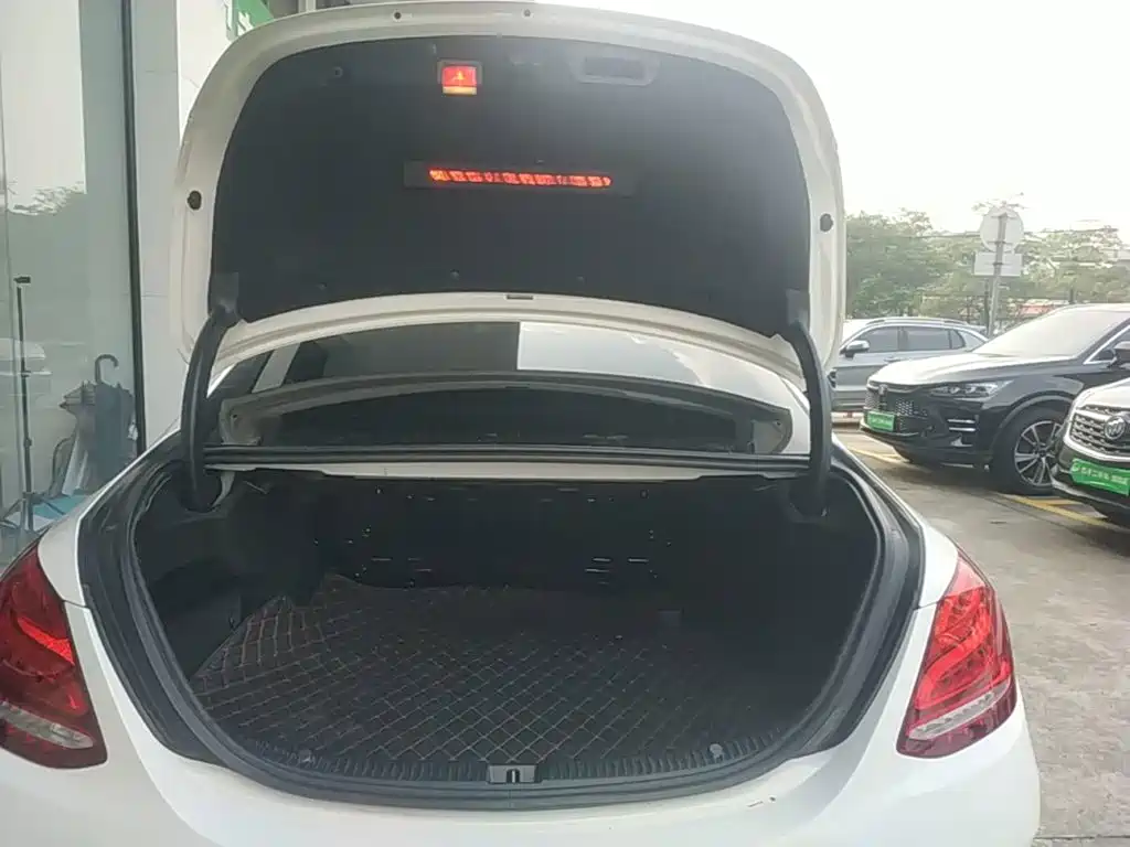 Mercedes-Benz C-Class — миниатюра 19