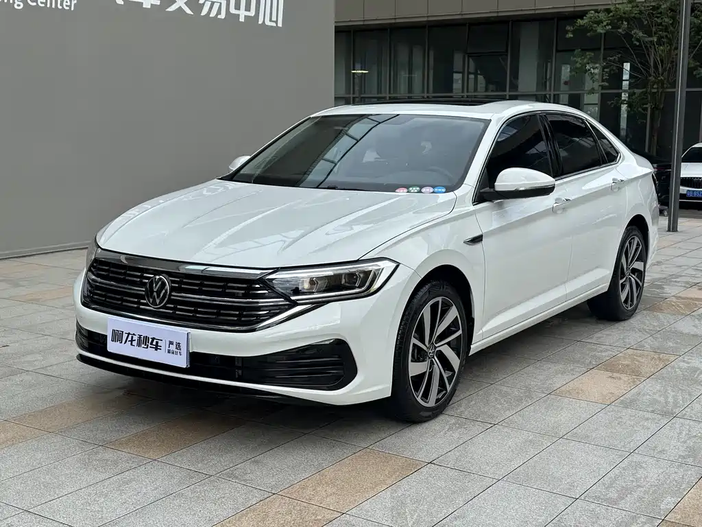 Volkswagen Sagitar 2025 300TSI DSG