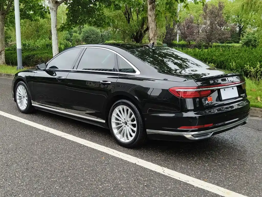 Audi A8 — миниатюра 3